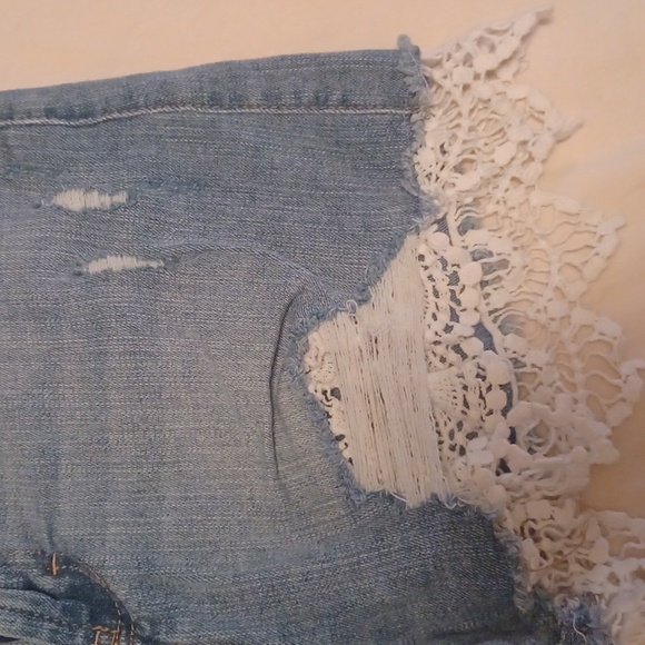 Almost Famous Shorts - Picture 4 of 5